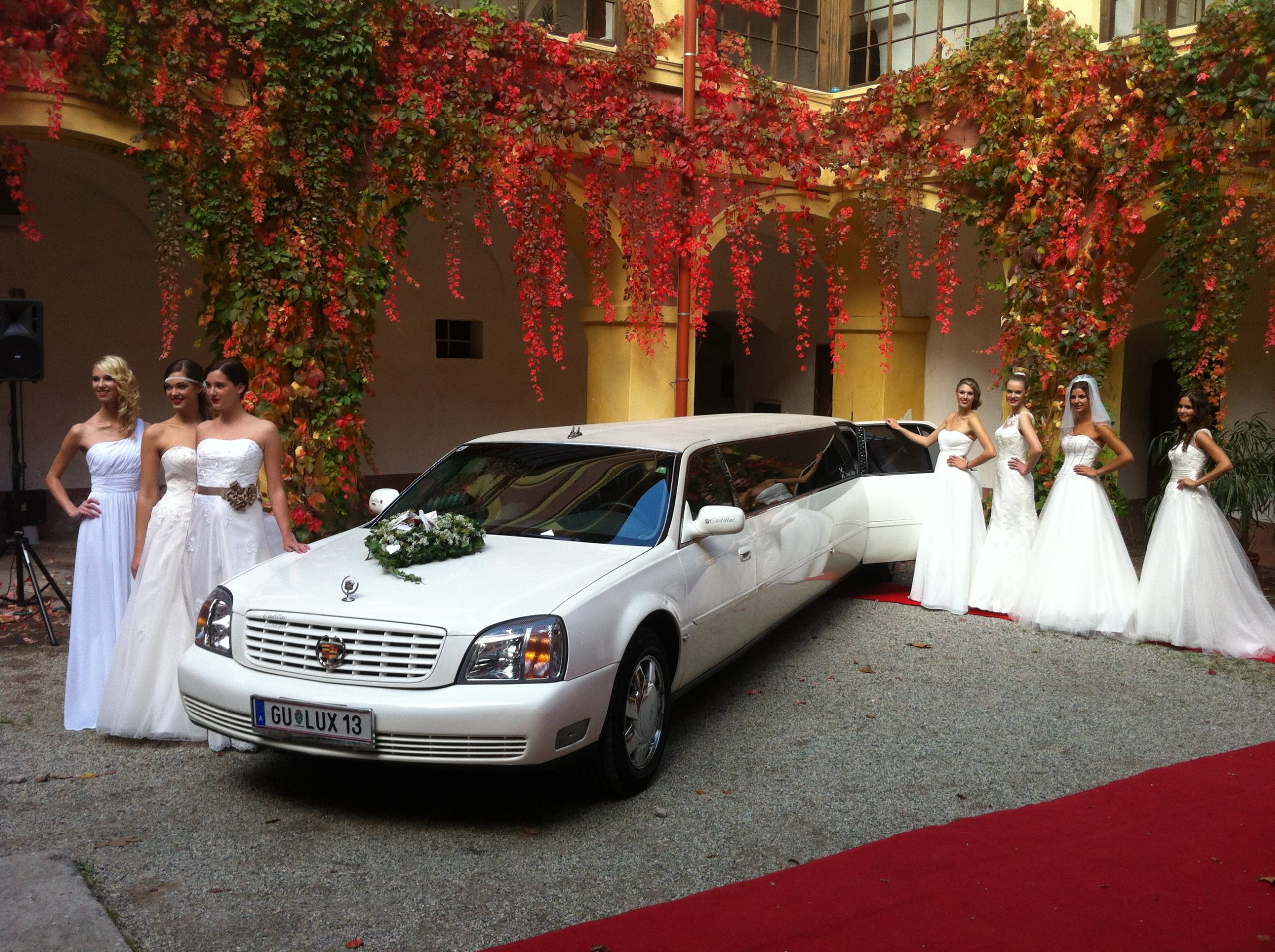 Luxury_limo_service_Startaxi_Stars_Taxi_luxus_maybach_mercedes_fabre_agentur_events6_graz_austria_steiermark